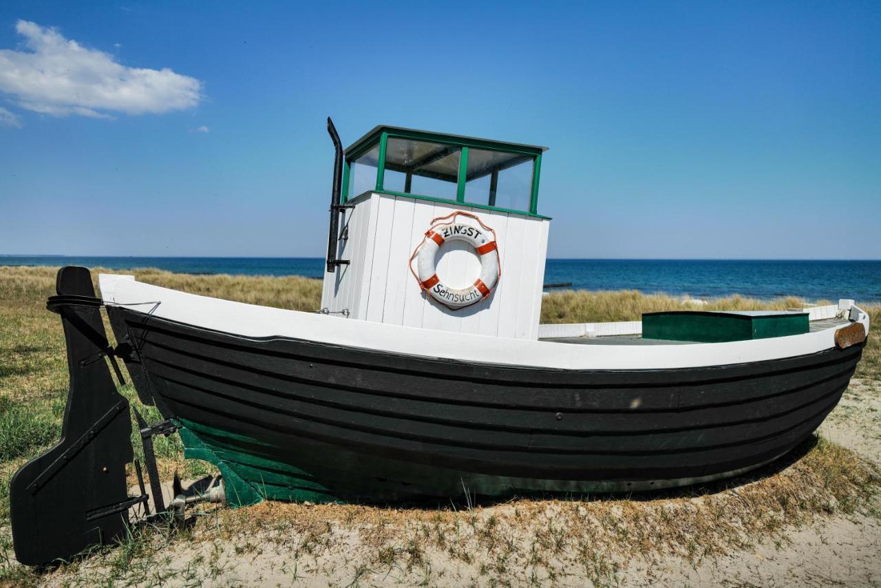 Ferienwohnungen Meerfarbig Zingst - Haustierfrei -Terrasse Mit Strandkorb Oder Balkon - E-Ladesaeule - Parkplatz - Wlan - Fahrradschuppen - Waschtrockner - Ruhig Und Zentral - Nichtraucher Exterior photo