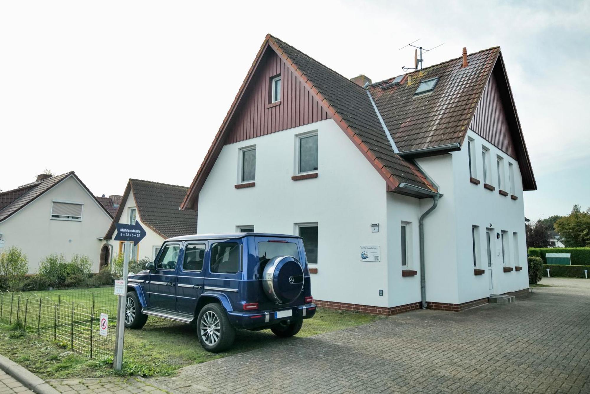 Ferienwohnungen Meerfarbig Zingst - Haustierfrei -Terrasse Mit Strandkorb Oder Balkon - E-Ladesaeule - Parkplatz - Wlan - Fahrradschuppen - Waschtrockner - Ruhig Und Zentral - Nichtraucher Exterior photo