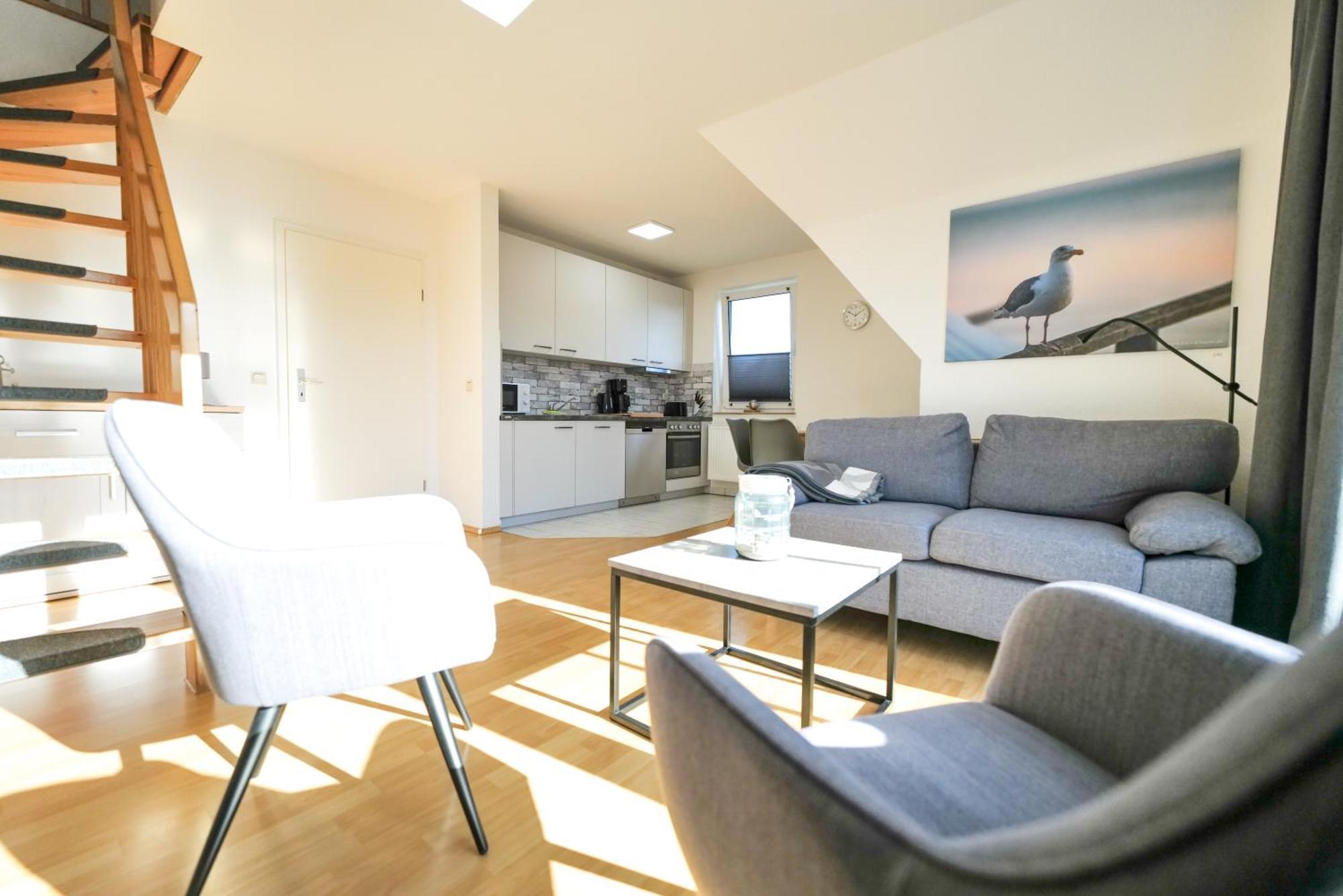 Ferienwohnungen Meerfarbig Zingst - Haustierfrei -Terrasse Mit Strandkorb Oder Balkon - E-Ladesaeule - Parkplatz - Wlan - Fahrradschuppen - Waschtrockner - Ruhig Und Zentral - Nichtraucher Exterior photo