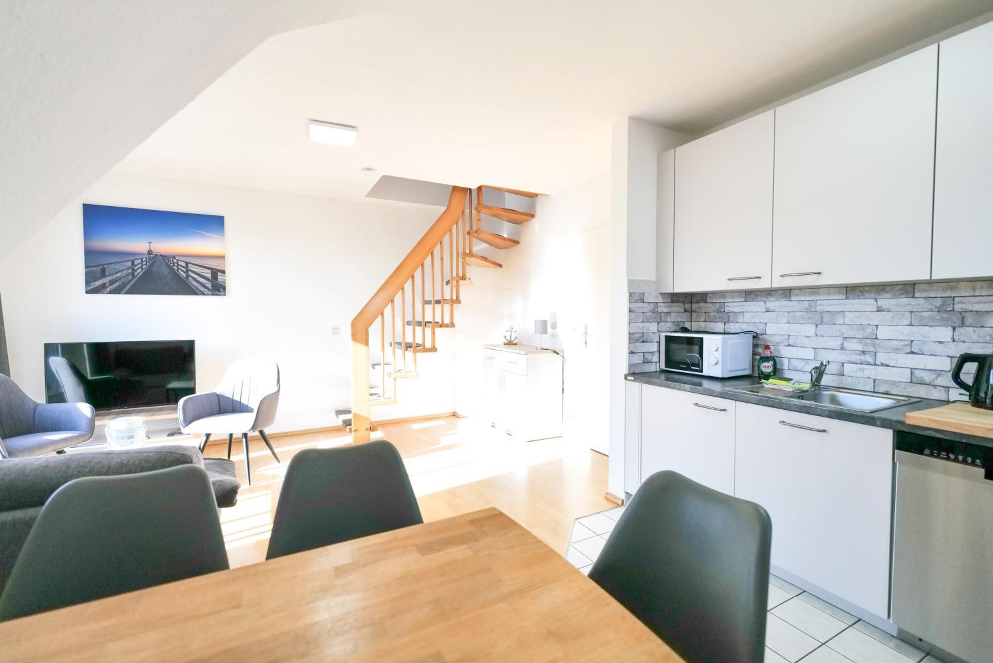 Ferienwohnungen Meerfarbig Zingst - Haustierfrei -Terrasse Mit Strandkorb Oder Balkon - E-Ladesaeule - Parkplatz - Wlan - Fahrradschuppen - Waschtrockner - Ruhig Und Zentral - Nichtraucher Exterior photo
